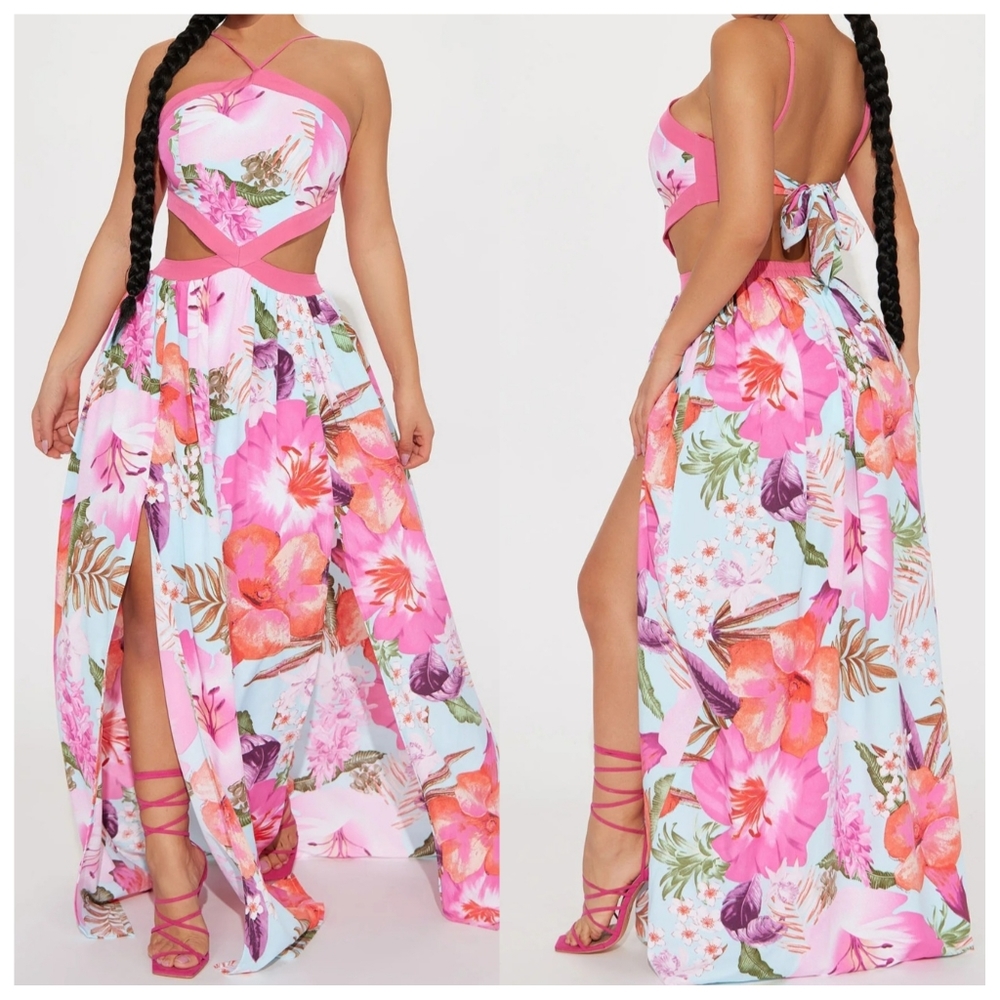 Fashion Nova Floral Maxi Dress. Straps are adjustable.